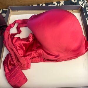 2 bras size 40 DD…Torrid no underwire smooth front bras. One purple and one pink